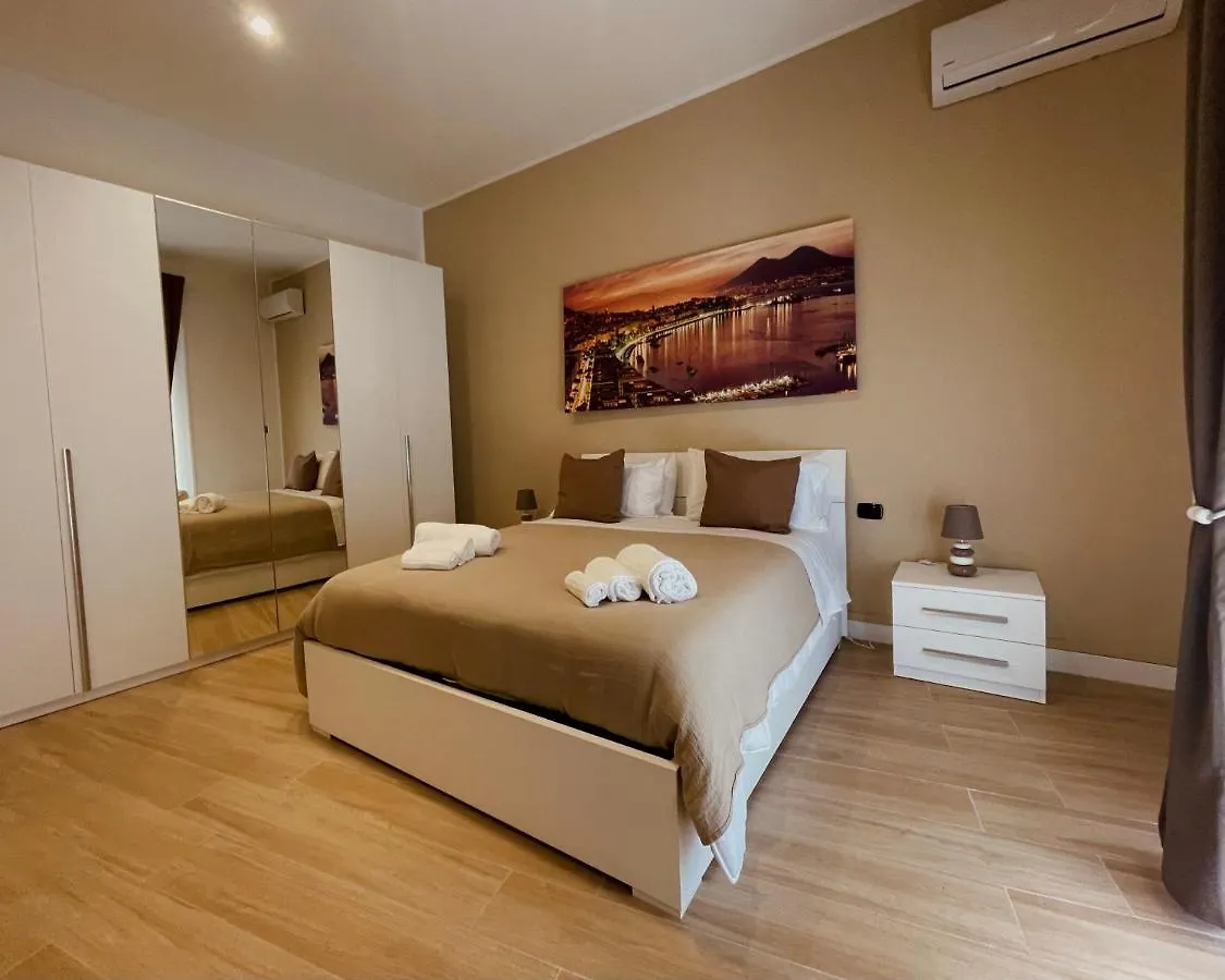 Apartment La Suite Di Dante Napoli Italy